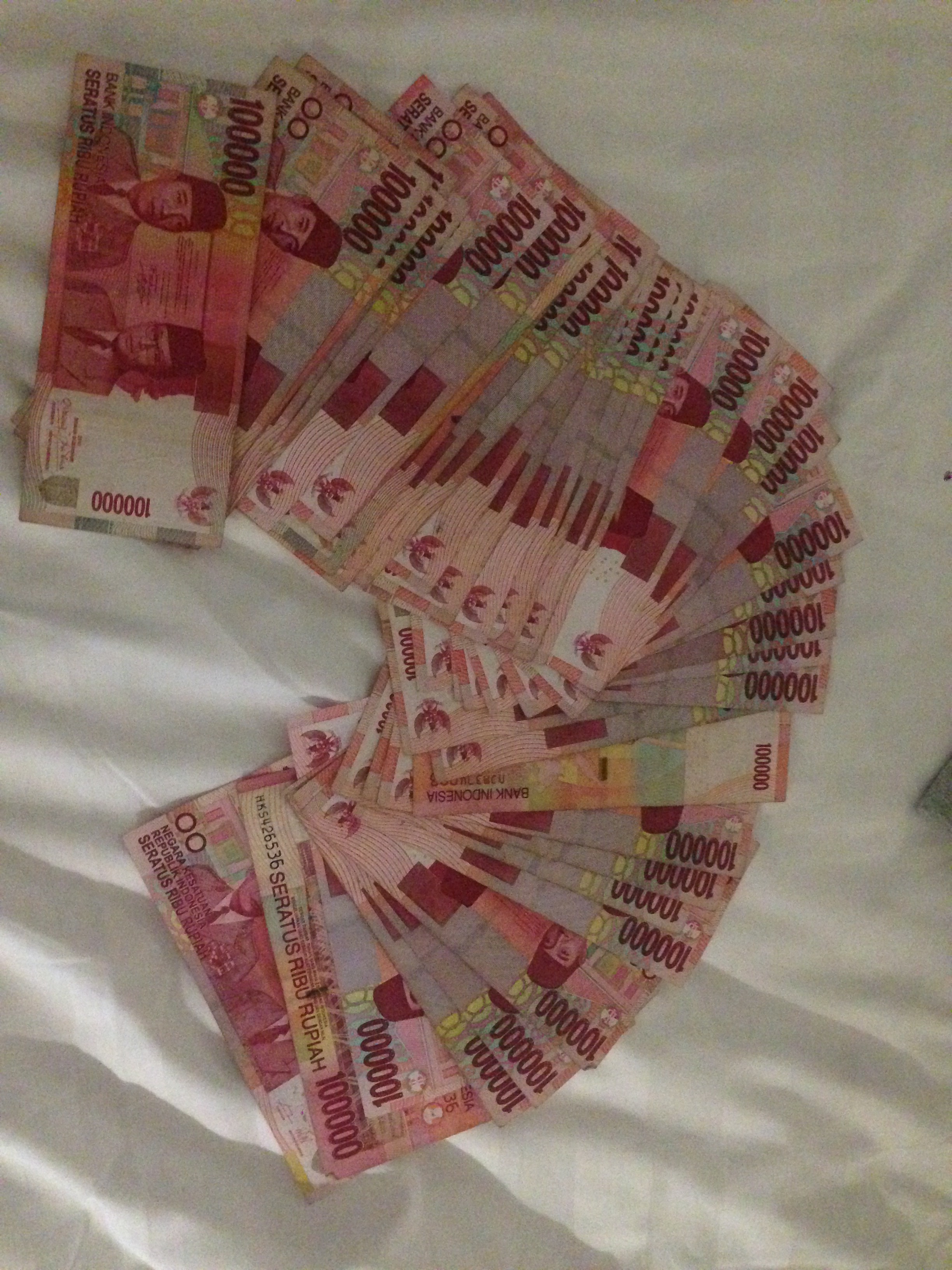 daugiau nei 6 000 000 Rp