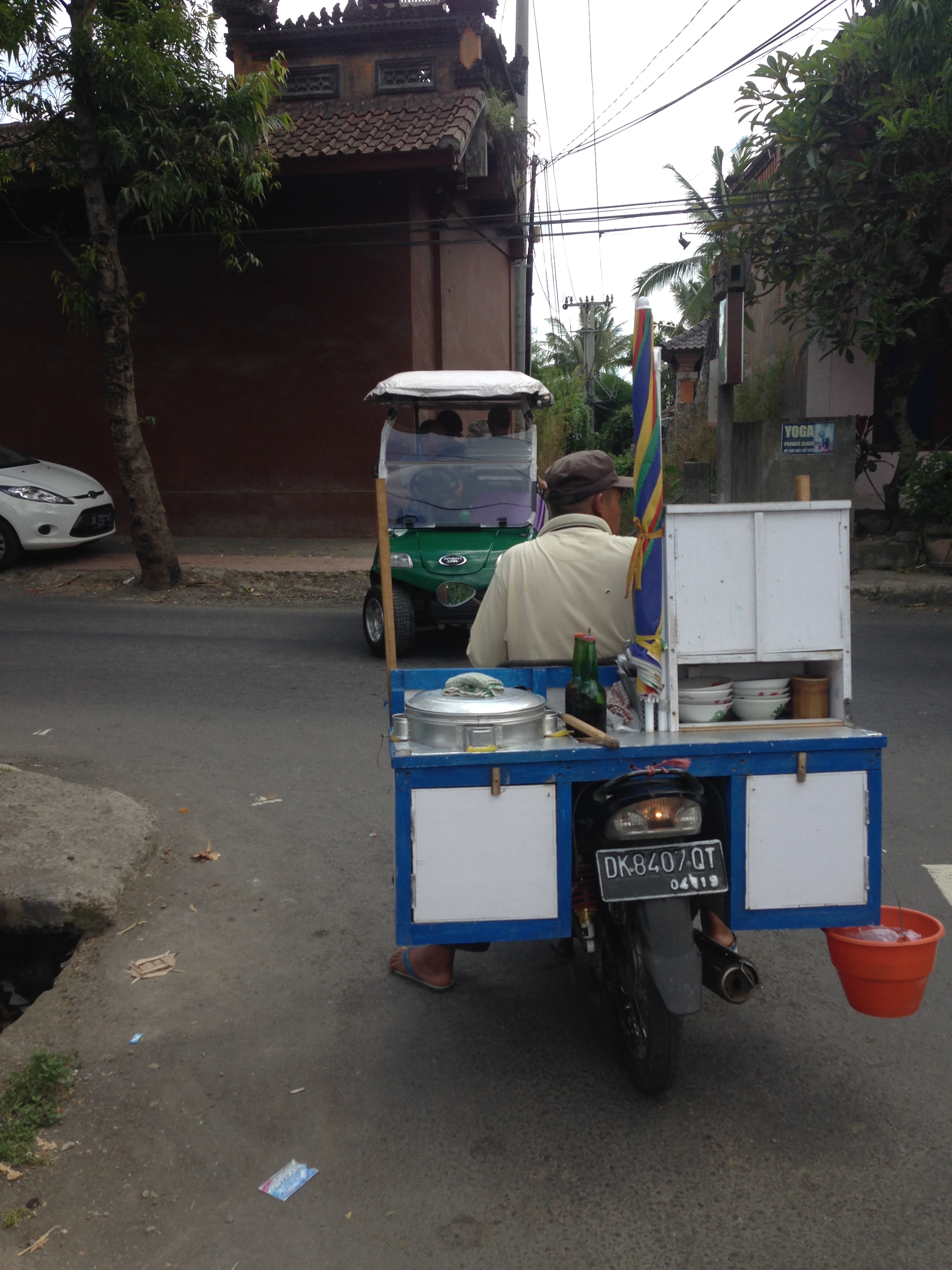 ant motorolerių gabena viską