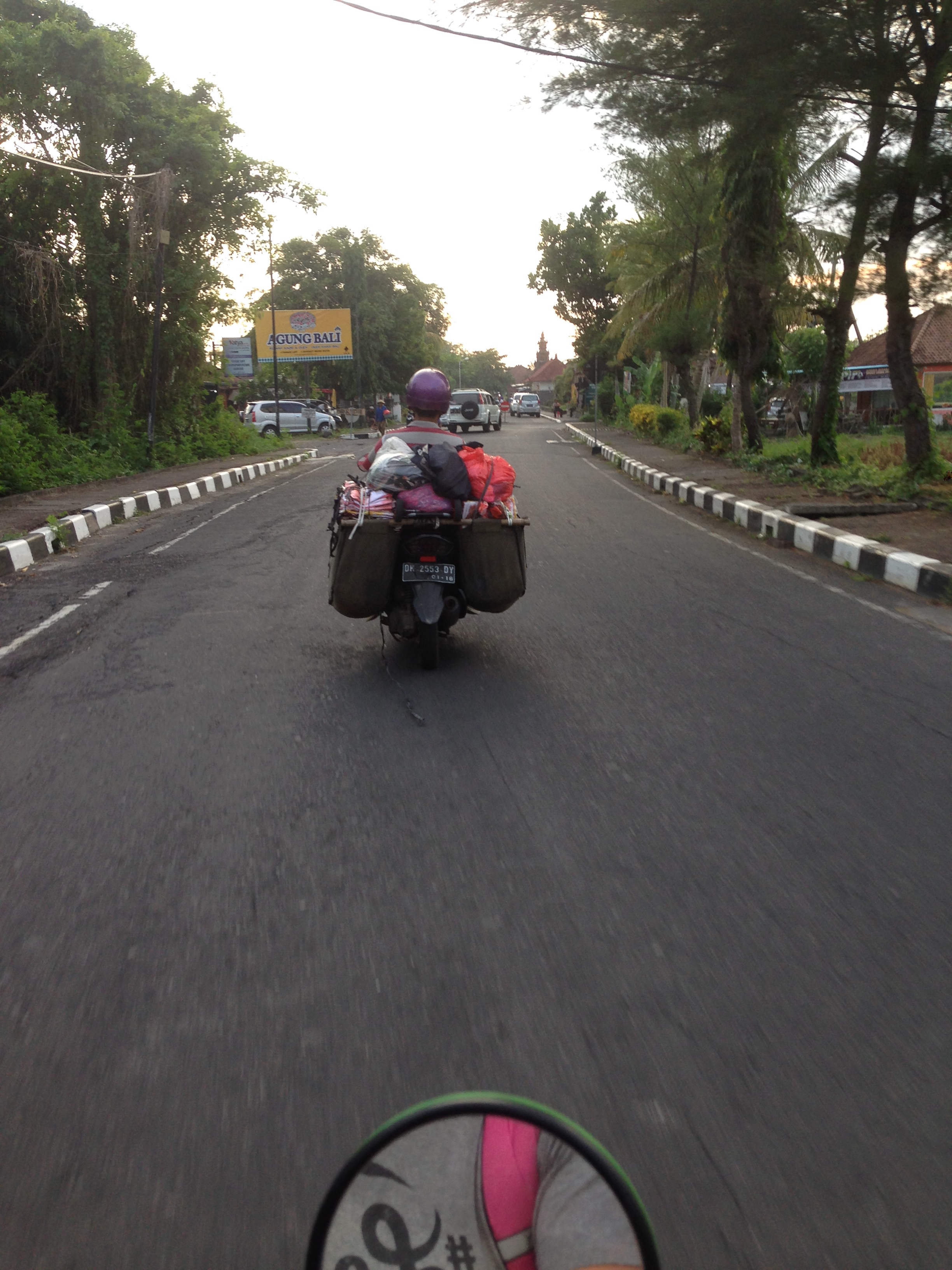 čia tik pusė pasikrovęs