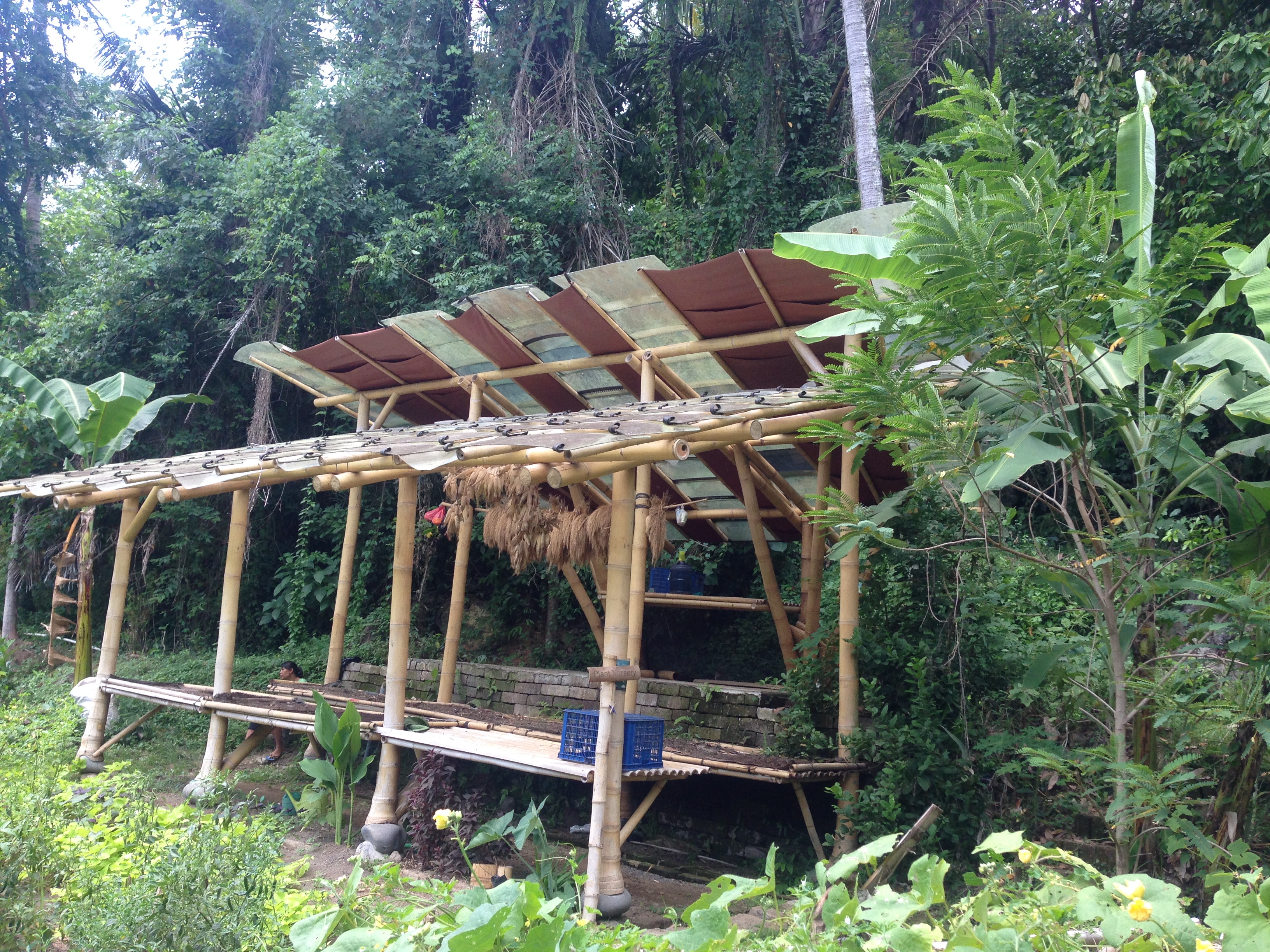 Stogas iš automobilių priekinių stiklų