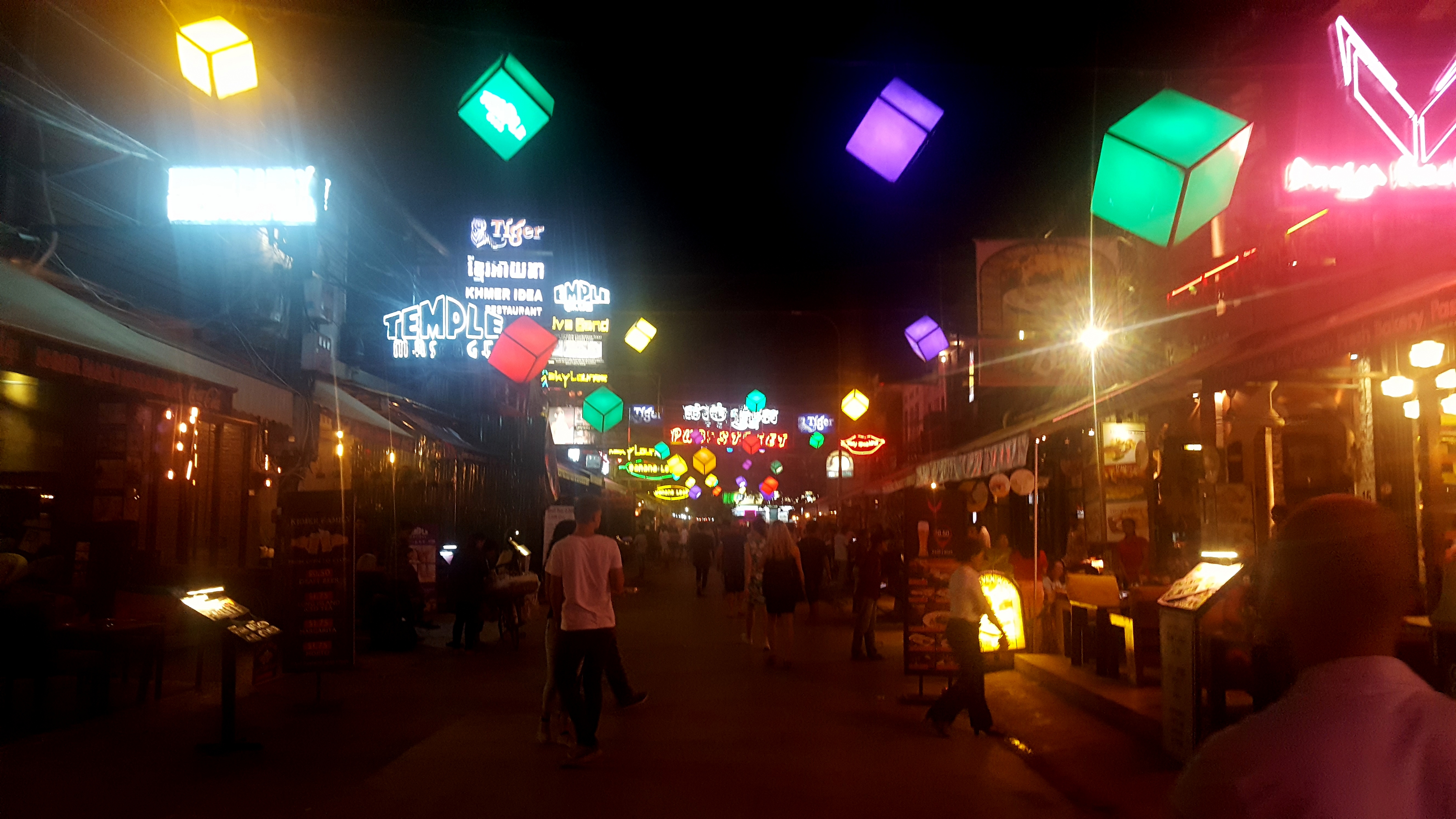 PUB STREET - Barų gatvė